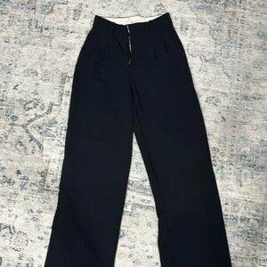 Aritzia Effortless Pant - Short (5’2” and shorter)